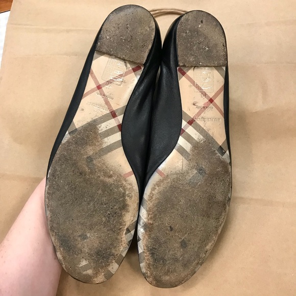 Burberry Flats - Picture 4 of 7